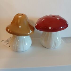 Mushroom Salt and Pepper Shakers- Nwt